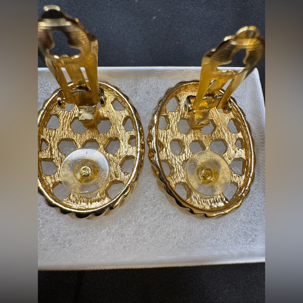 Christian Dior Basket Weave Earrings - Picture 12 of 16
